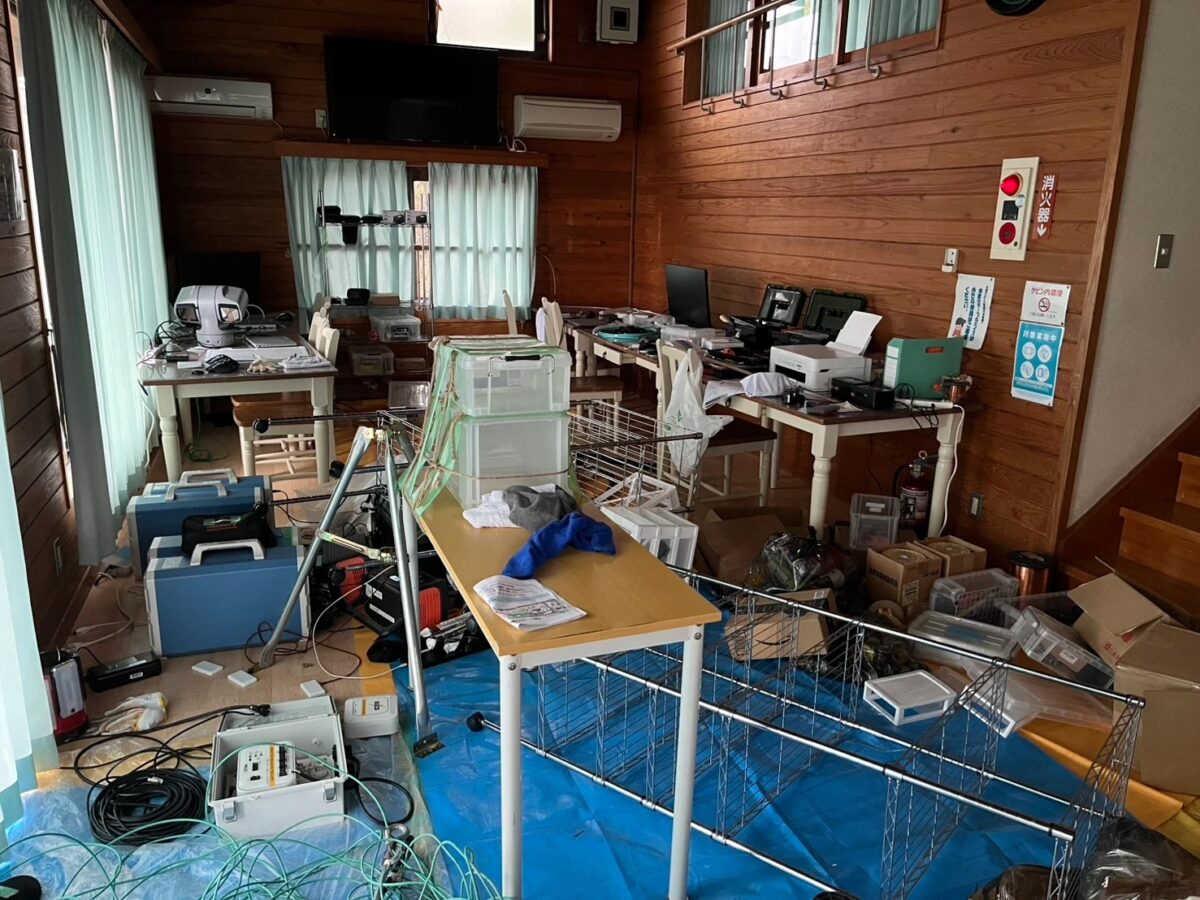 震災直後の能登リゾートエリア増穂浦のケビン（撮影：2024年1月）