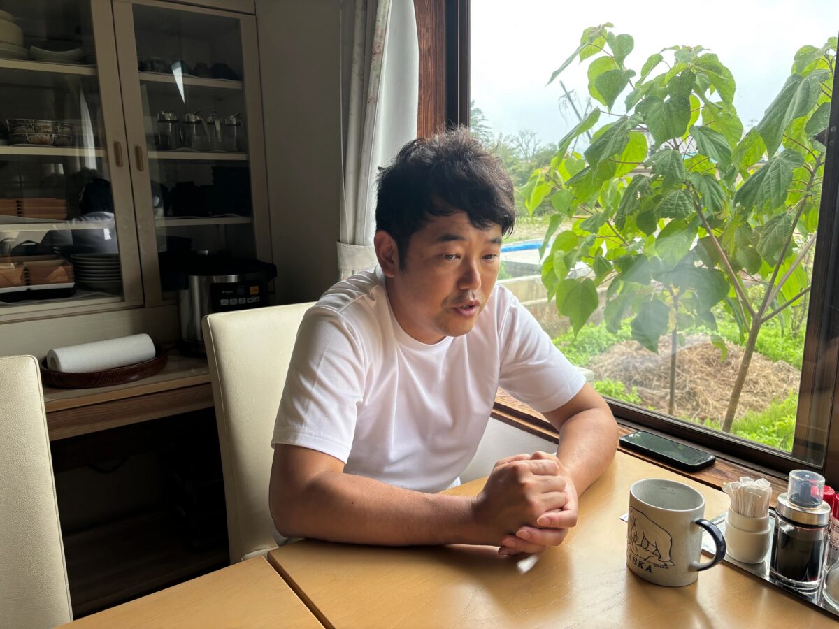 震災当時の様子を振り返る4代目橋元宗太郎社長（撮影：高橋 唯）