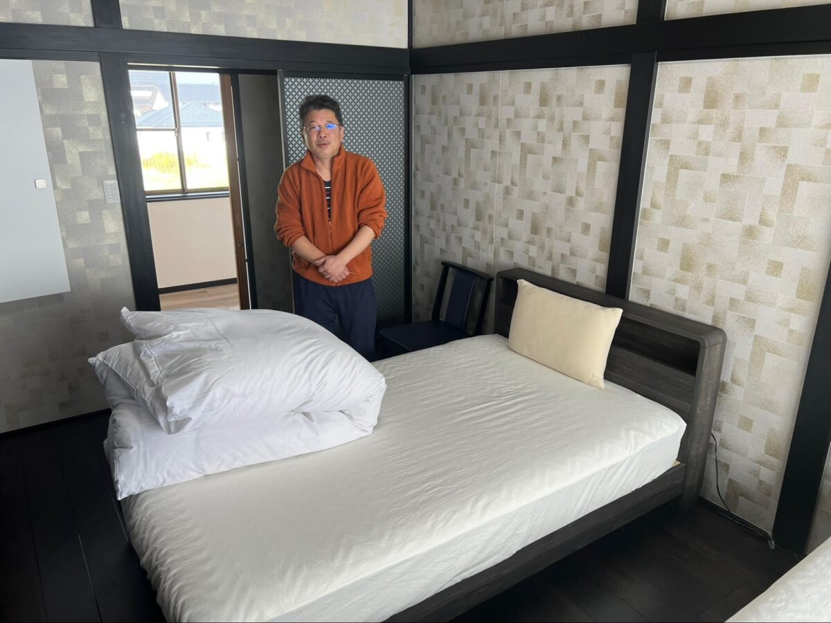 合宿利用を見込んで和室をベッドルームに。ふとんの上げ下ろしがないぶん、スタッフの負荷は減っているという