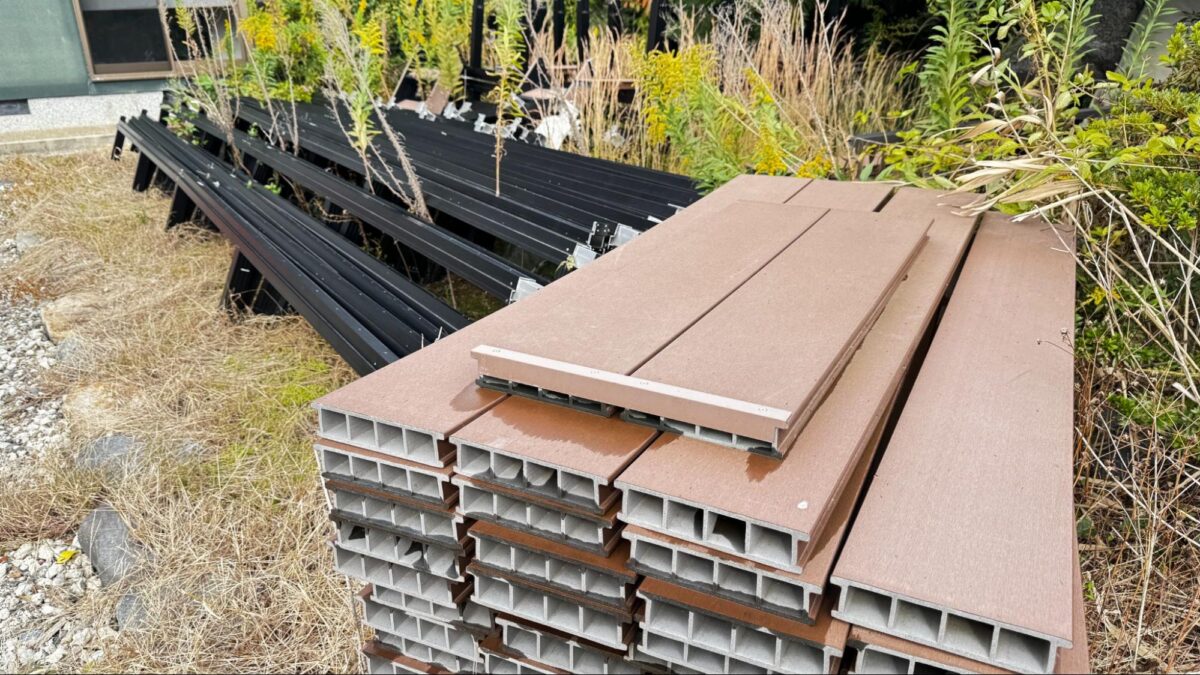 せっかく作ったウッドデッキは取り外されたまま