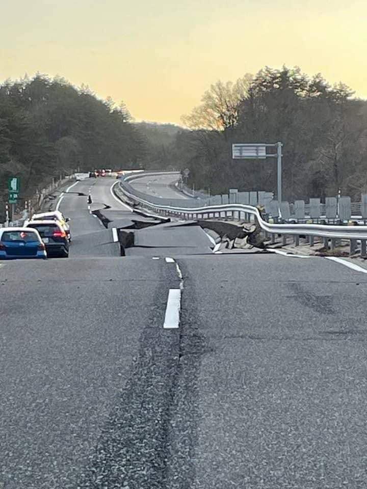 震災で道路が崩壊（撮影：池端隼也　2024年1月）