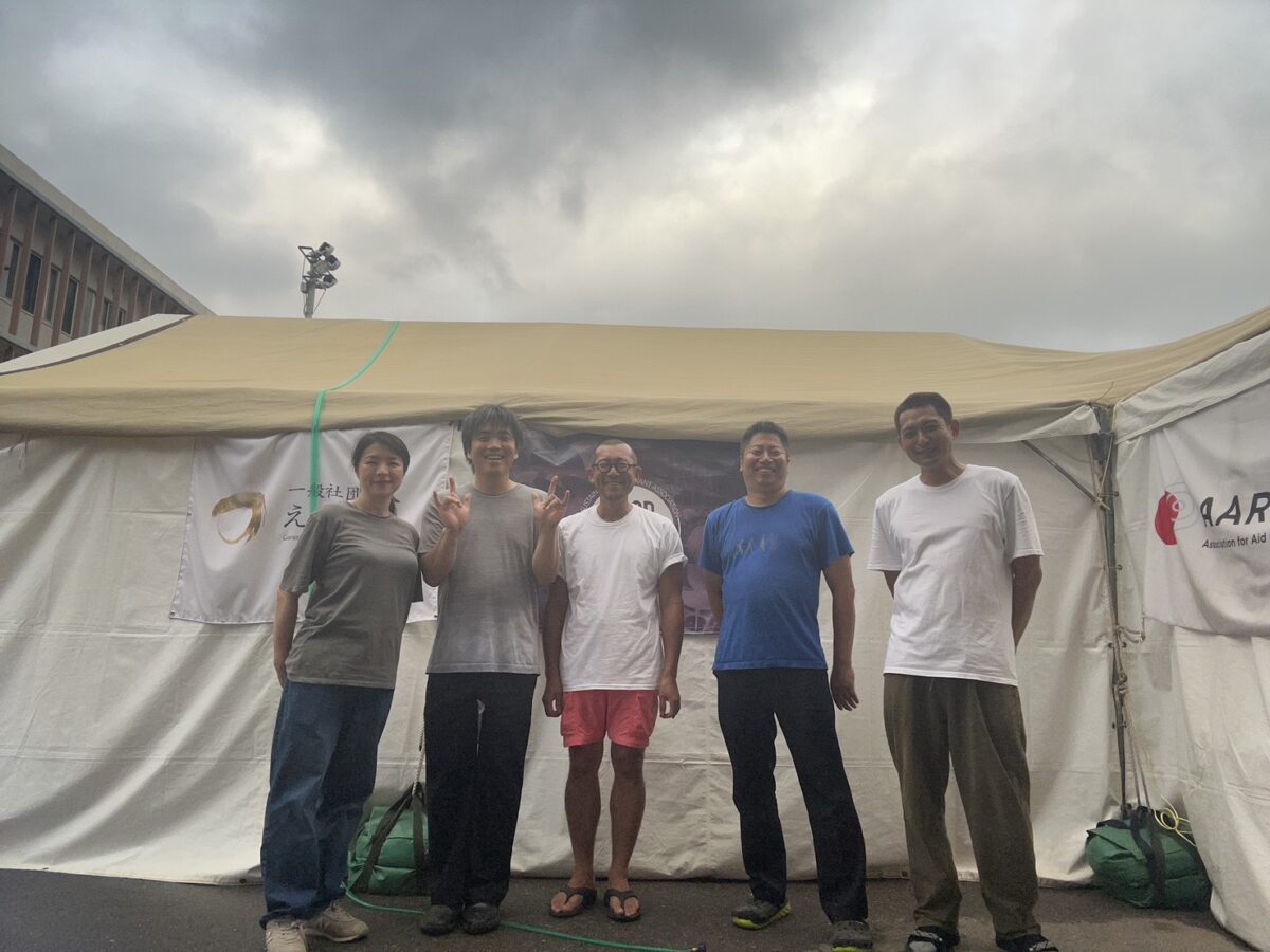 炊き出しのチームと一緒に（撮影2024年7月28日）