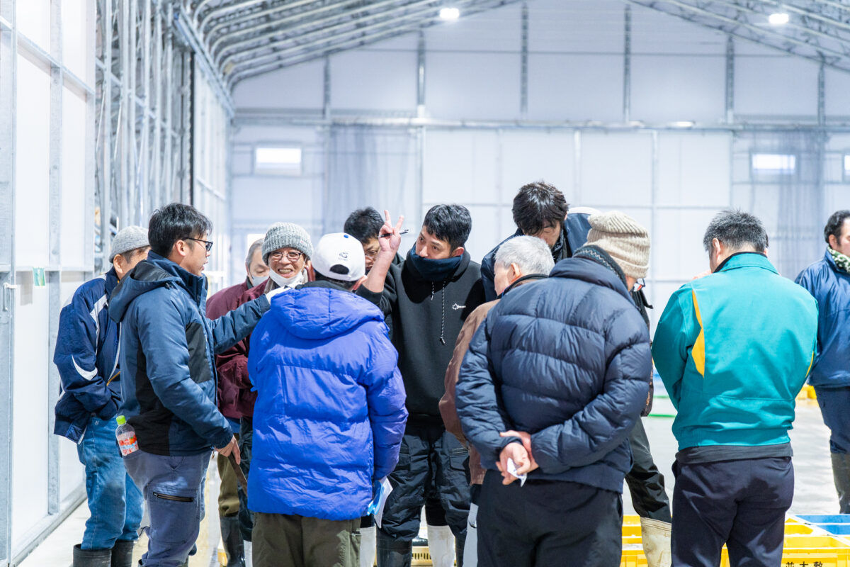 競りの最中の中小路さんは、いきいきとしていた