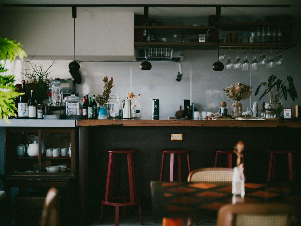 珠洲市のホテルの1階で営業していた喫茶惚惚の店内（撮影：2024年　畠山 陸さん提供）