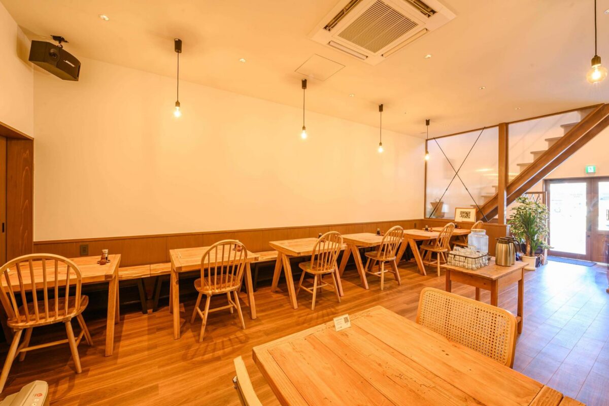 席数も増やして、お客様をお待ちしています （画像：ひのさん提供