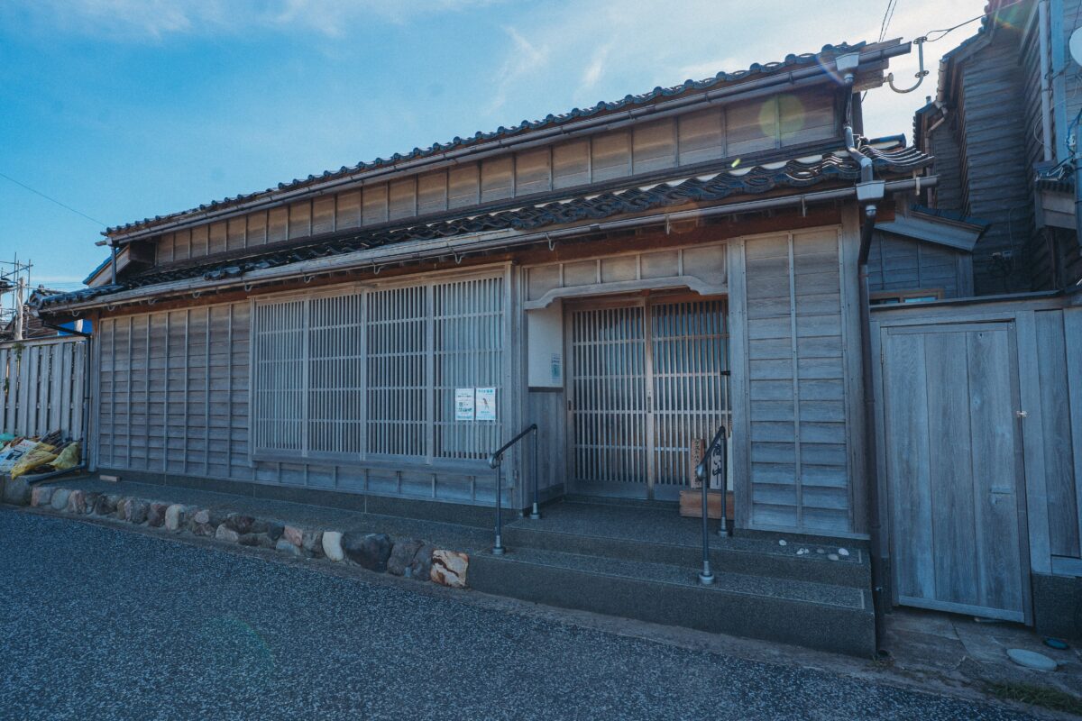 黒島の古民家で震災後に始めたゲストハウス黒島