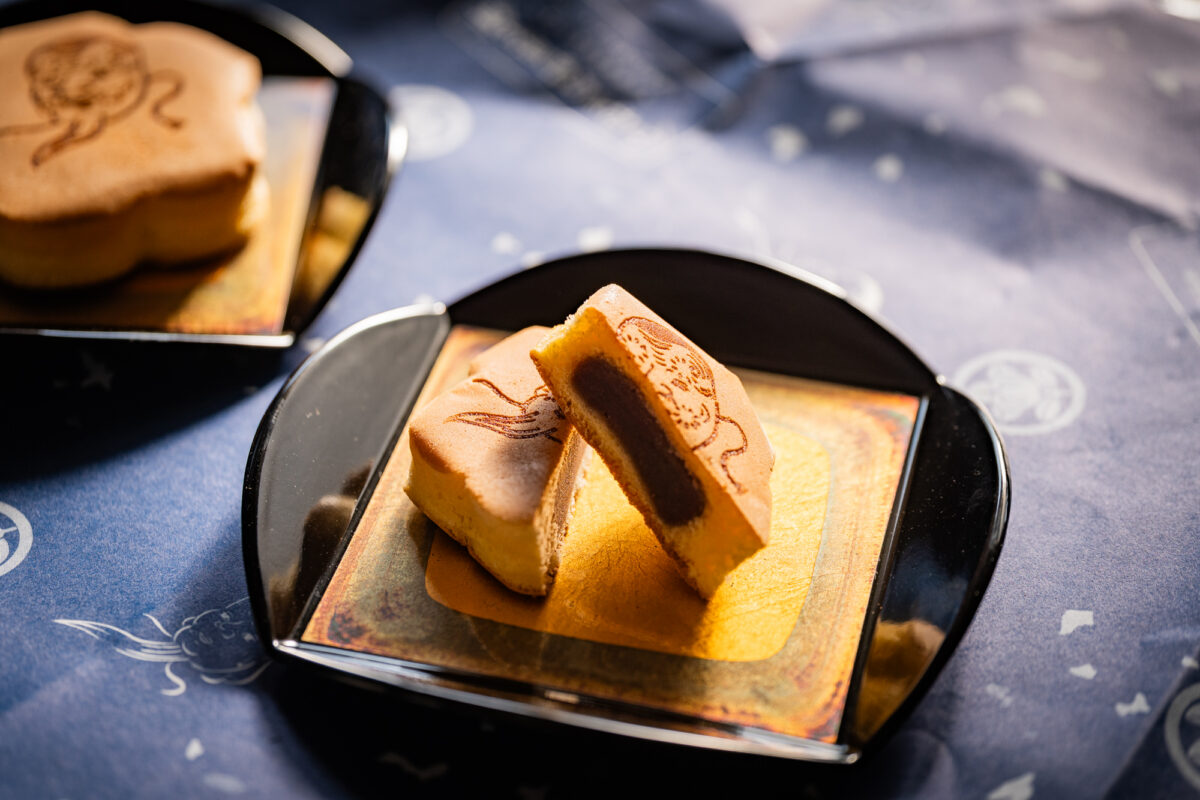 カステラ生地にあんこが詰まった「たいこ饅頭」