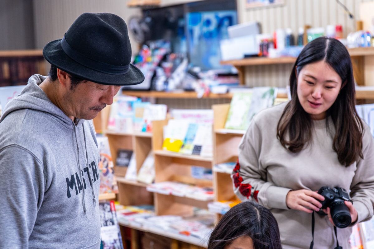 青山きえさん。保育士の知見も活かして、教室の運営を担う