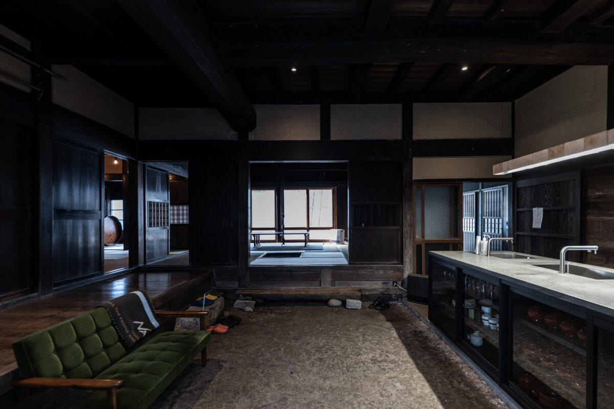 入口から入ってすぐの土間