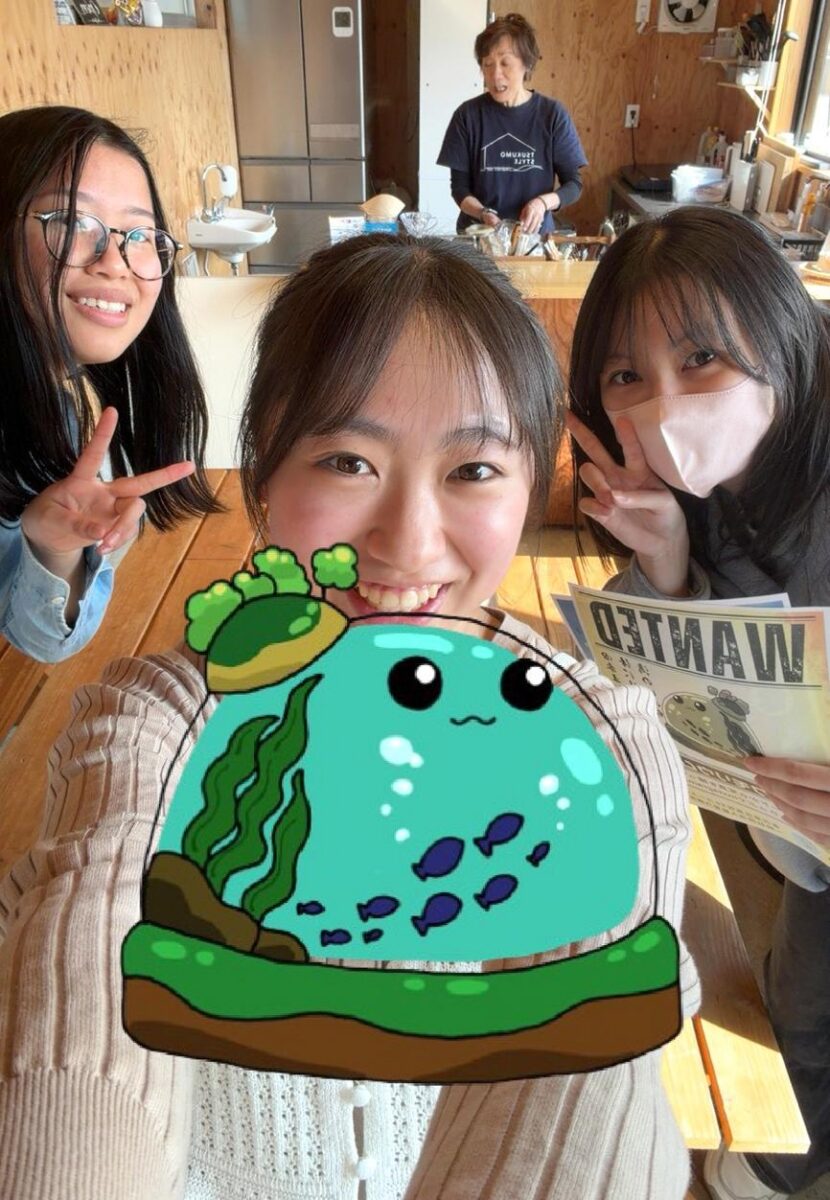 “のとりっぷ”の投稿の例。能登町の九十九湾をイメージした「ツクモリウム」と生徒たち