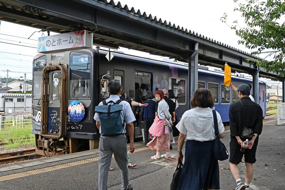 当初は一般車両で語り部列車の運行がスタートした