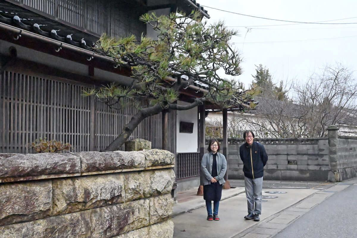 能登上布（のとじょうふ） 山崎麻織物工房 山崎 隆さん、久世英津子さん