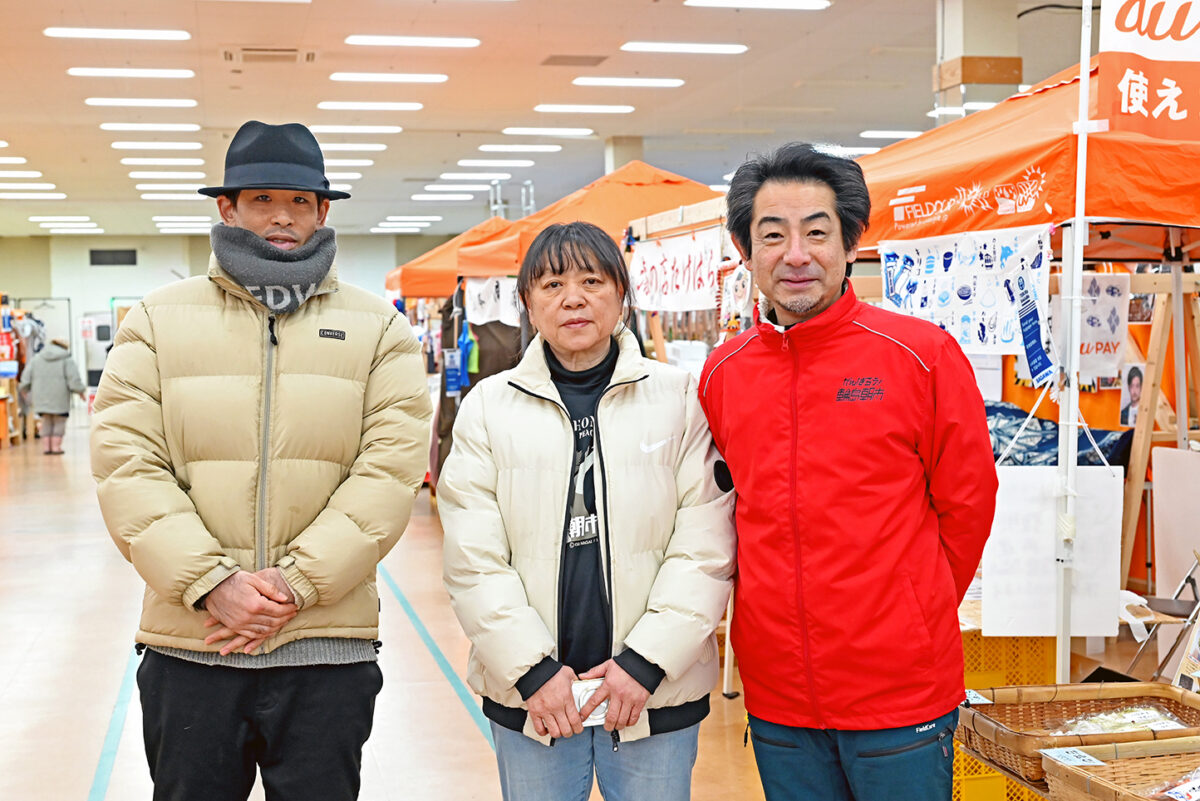 輪島朝市の組合内では高齢化が進んでいたが、震災後に店主の世代交代や新規の加入者も増え、理事メンバーも若手への交代が進んでいる