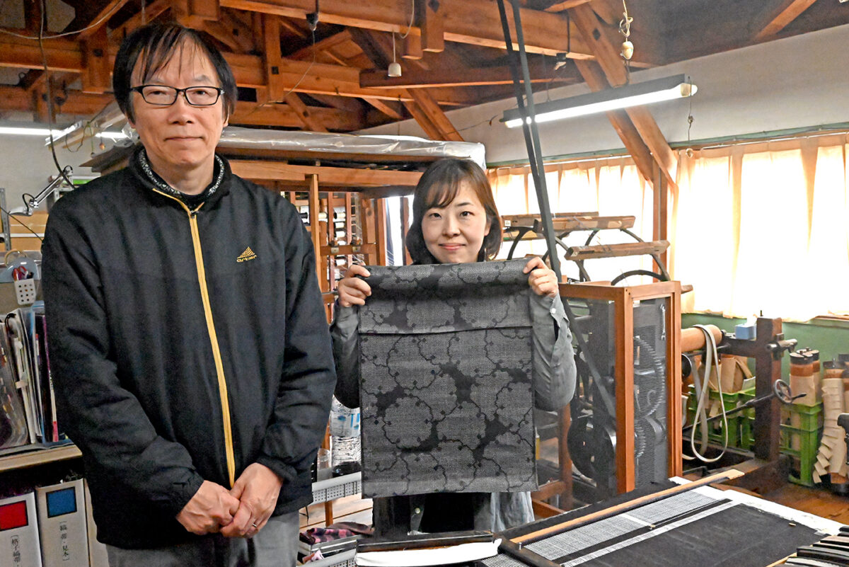 代表の山崎 隆さん、姪で専務の久世英津子さん