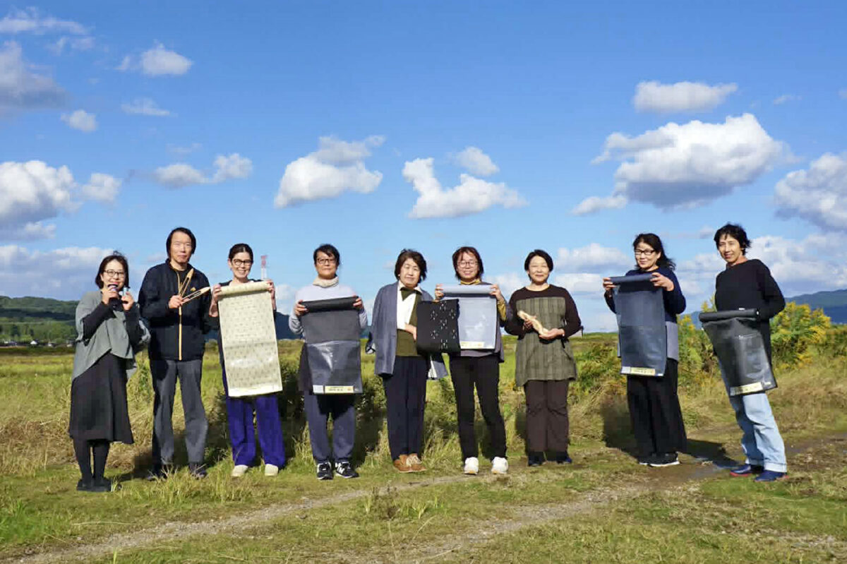 山崎麻織物工房のスタッフ・織り手の皆さん
